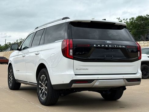 Used 2025 Ford Expedition Platinum image 6