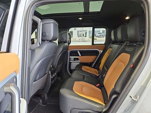 Used 2023 Land Rover Defender 130 X-Dynamic SE AWD/4WD image 13
