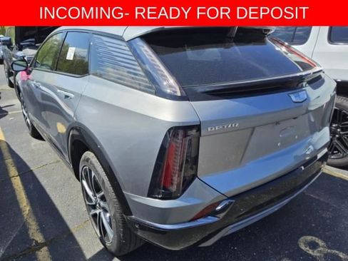Used 2025 Cadillac Optiq Sport 2 w/ LPO, Floor Liner Package AWD/4WD image 4