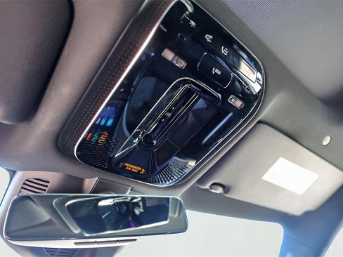 Used 2025 Mercedes-Benz C 300 Sedan image 24