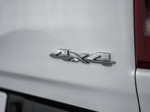Used 2022 RAM 1500 Laramie AWD/4WD image 9