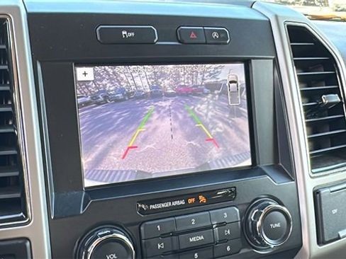 Certified 2019 Ford F150 Lariat image 30