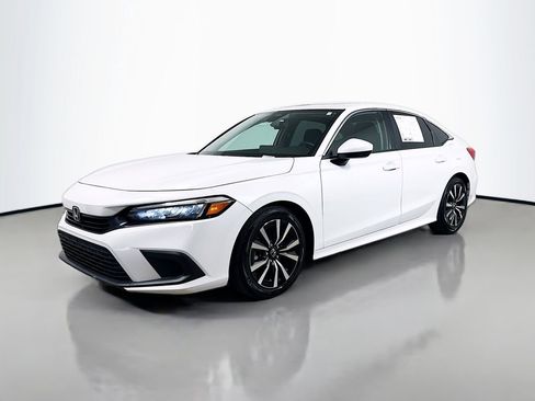 Used 2023 Honda Civic EX image 3