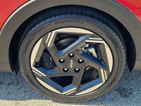 Used 2025 Kia K4 EX image 13