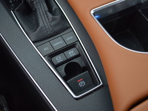 Used 2020 Toyota Avalon Limited w/ Advanced Safety Package image 24