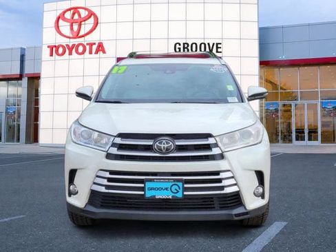 Used 2017 Toyota Highlander XLE AWD/4WD image 9