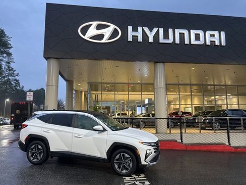 Certified 2025 Hyundai Tucson SEL image 1