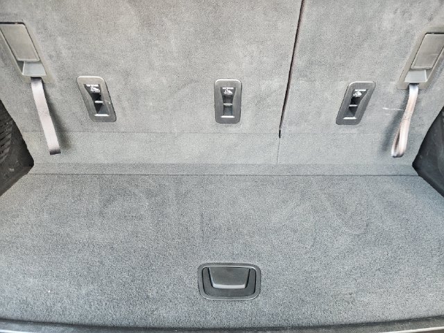Used 2025 Chevrolet Tahoe LT AWD/4WD image 35