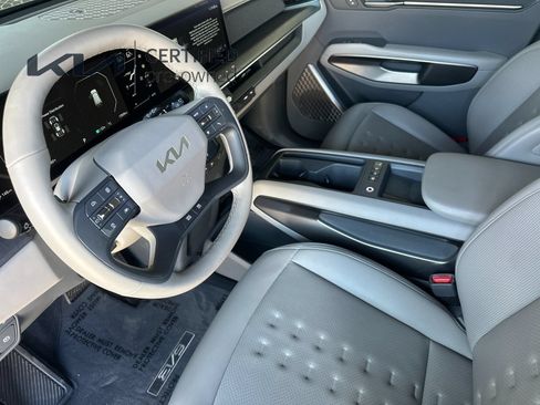 Certified 2024 Kia EV9 Wind AWD/4WD image 11