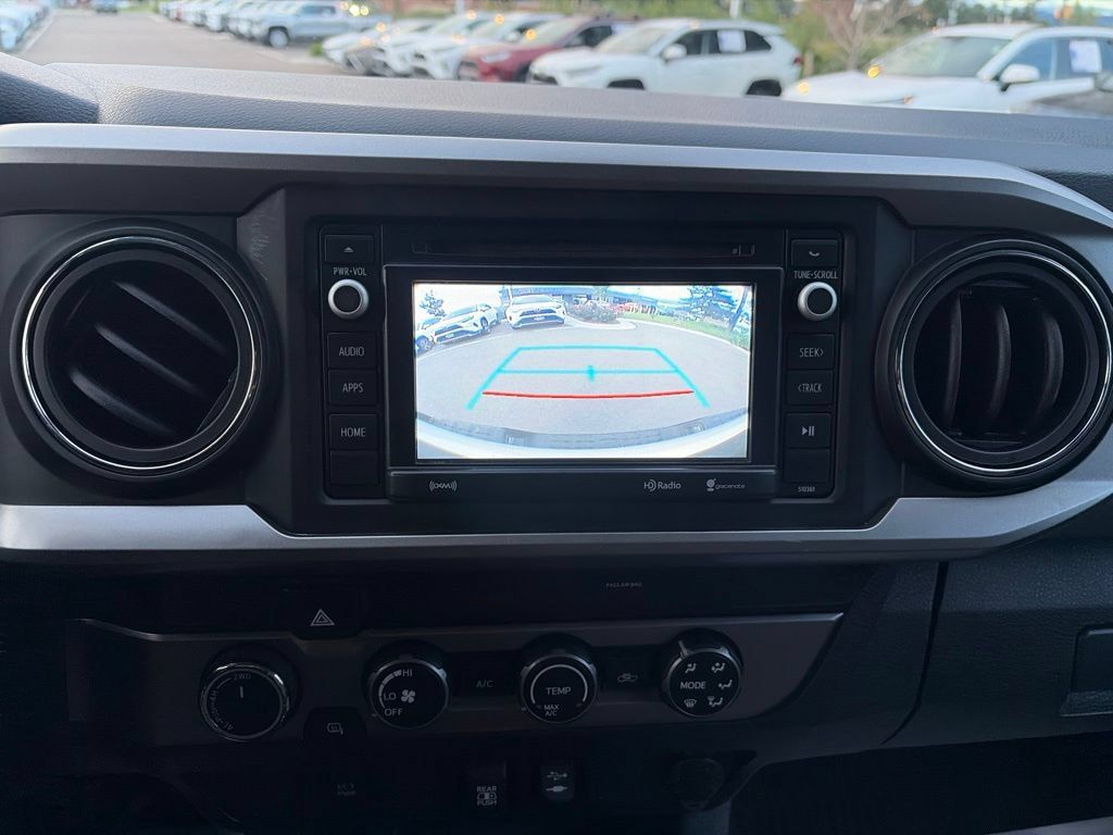 Used 2019 Toyota Tacoma SR5 AWD/4WD image 28