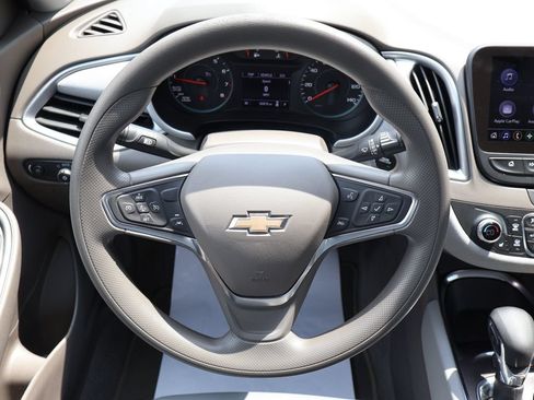 Certified 2025 Chevrolet Malibu LT FWD image 13