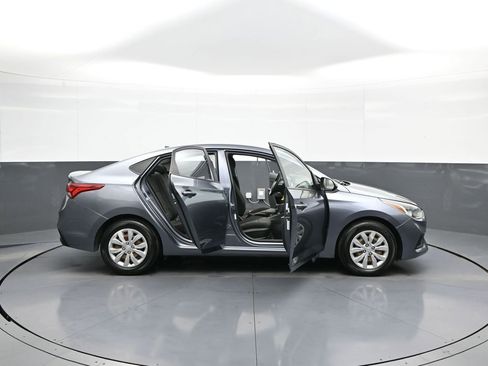 Used 2019 Hyundai Accent SE image 41