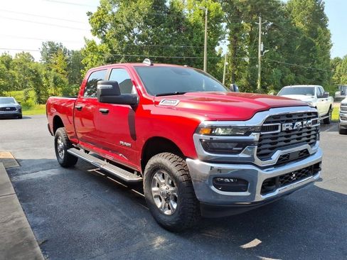 Used 2026 RAM 2500 Big Horn AWD/4WD image 3