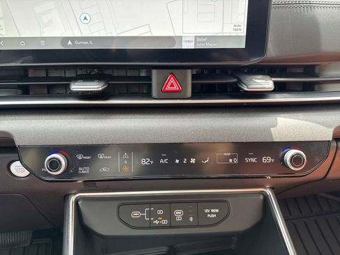 Used 2026 Kia Carnival SX FWD image 20