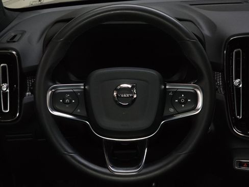 Used 2023 Volvo XC40 B5 Plus w/ Climate Package AWD/4WD image 27