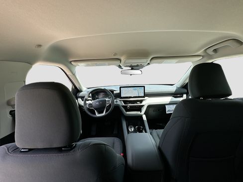 New 2026 Ford Explorer Active RWD image 16