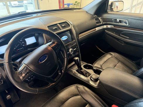 Used 2017 Ford Explorer Limited AWD/4WD image 6