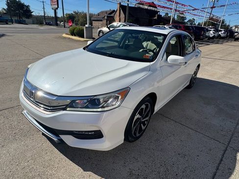 Used 2017 Honda Accord EX image 18