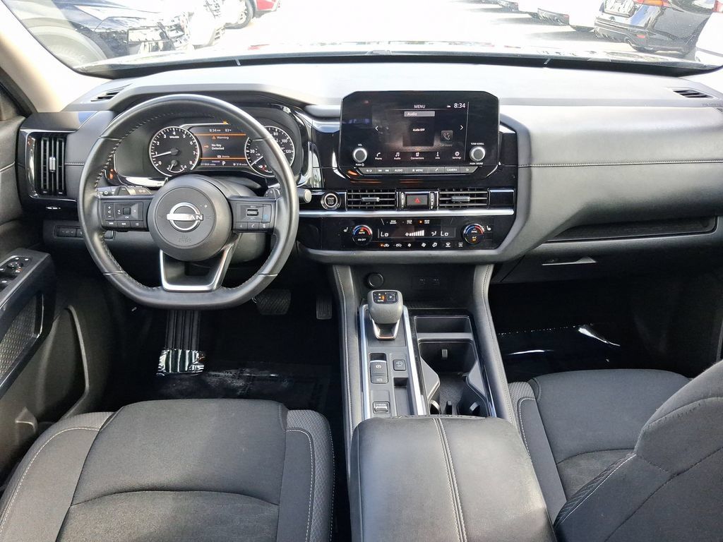 Certified 2024 Nissan Pathfinder SV FWD image 9