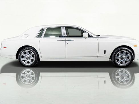 Used 2016 Rolls-Royce Phantom Sedan image 5