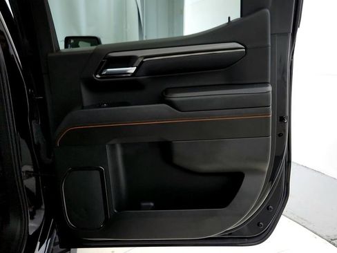 Used 2023 GMC Sierra 1500 AT4 w/ AT4 Premium Package AWD/4WD image 18