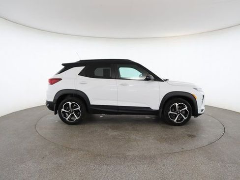 Used 2021 Chevrolet TrailBlazer RS w/ Technology Package image 22