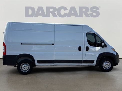 Used 2024 RAM ProMaster 2500 w/ Convenience Group FWD image 8