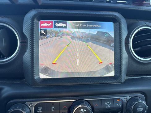 Used 2020 Jeep Gladiator Rubicon image 19