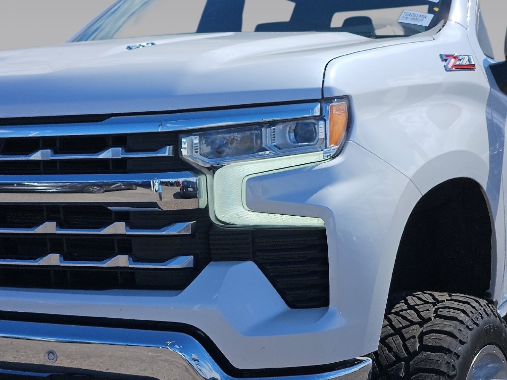 Used 2023 Chevrolet Silverado 1500 LTZ AWD/4WD image 7