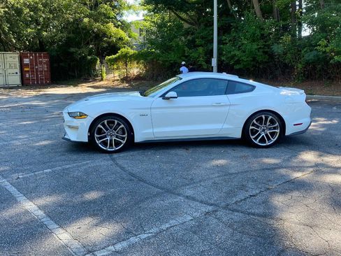 Used 2018 Ford Mustang GT Premium RWD image 8