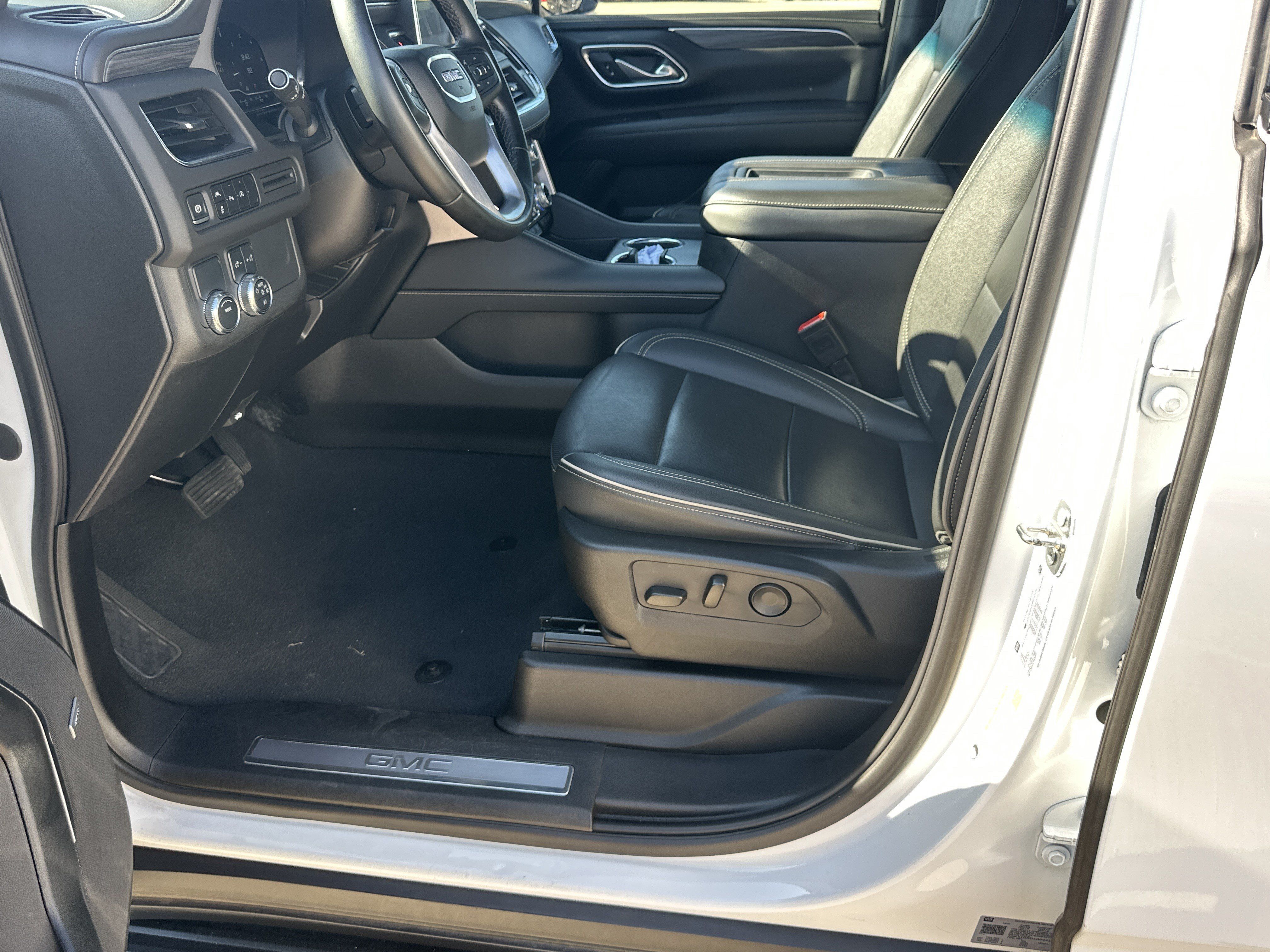 Certified 2024 GMC Yukon XL SLT RWD image 10