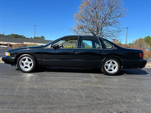 Used 1994 Chevrolet Caprice SS RWD image 2