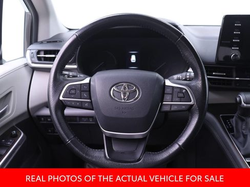 Certified 2022 Toyota Sienna XLE AWD/4WD image 14