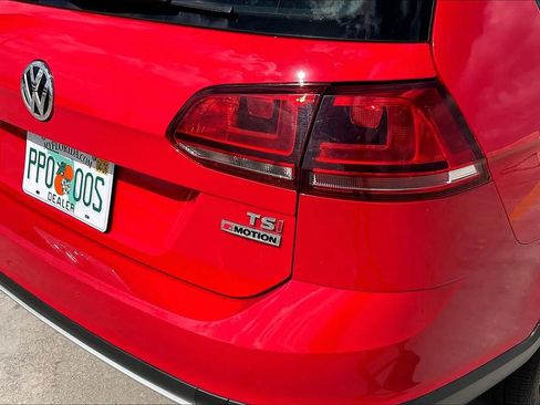 Used 2017 Volkswagen Golf Alltrack SE image 38