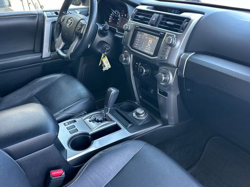 Certified 2016 Toyota 4Runner SR5 AWD/4WD image 16