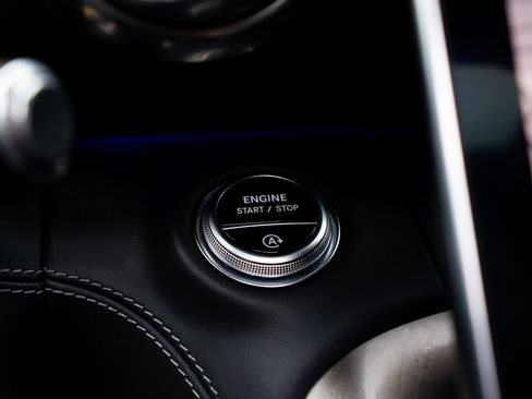 Used 2022 Mercedes-Benz SL 55 AMG 4MATIC w/ Driver Assistance Package image 49
