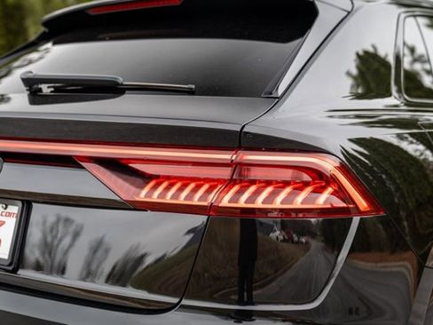 Used 2023 Audi SQ8 Prestige AWD/4WD image 19