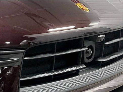 New 2026 Porsche Macan image 32