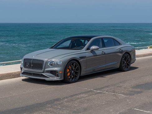New 2026 Bentley Flying Spur Plug-In Hybrid AWD/4WD image 1