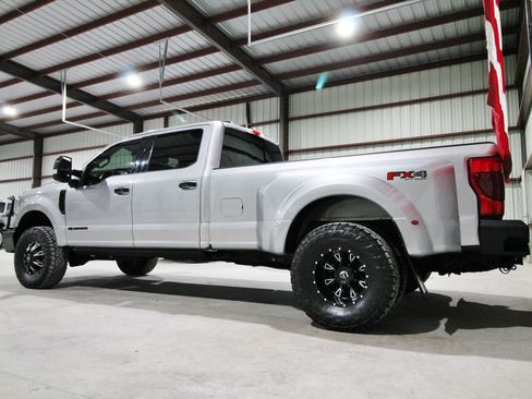Used 2021 Ford F350 Platinum AWD/4WD image 7