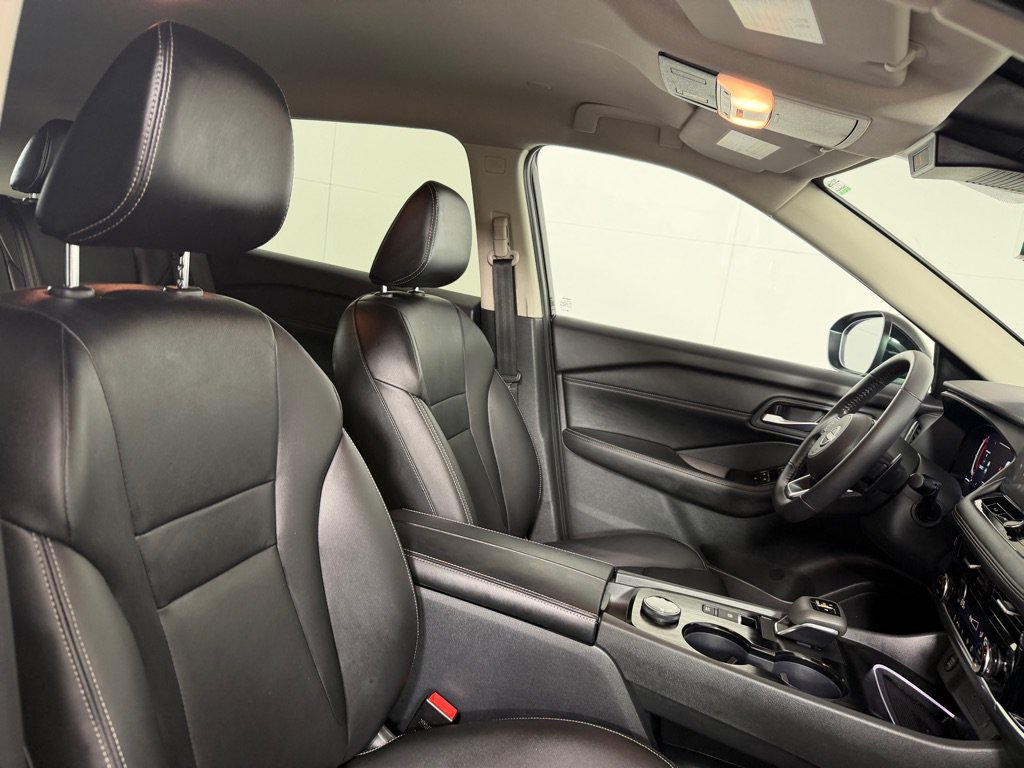 Used 2024 Nissan Rogue SL AWD/4WD image 25