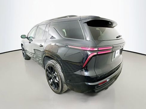 Used 2024 Chevrolet Traverse RS image 7