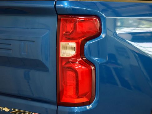 Used 2022 Chevrolet Silverado 1500 ZR2 w/ Technology Package AWD/4WD image 23