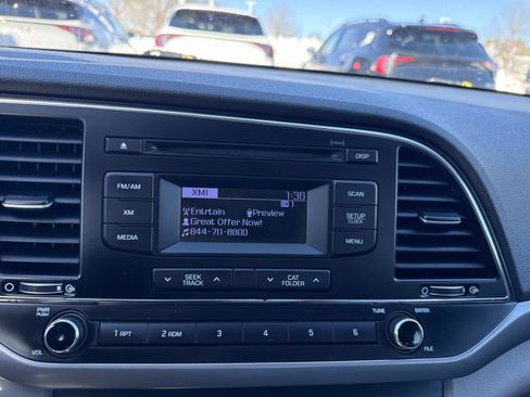 Used 2017 Hyundai Elantra SE image 22