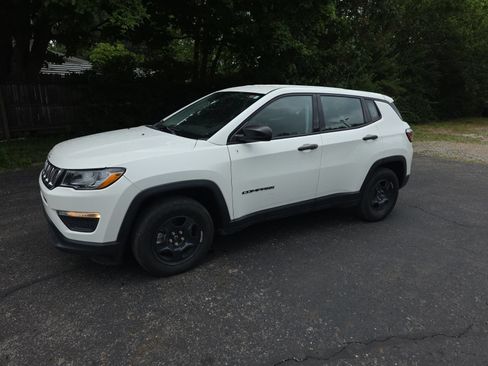 Used 2021 Jeep Compass Sport FWD image 1