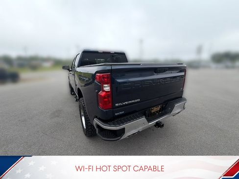 Used 2022 Chevrolet Silverado 1500 LT w/ Z71 Off-Road Package AWD/4WD image 13