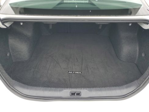 Used 2025 Nissan Altima 2.5 SV image 10