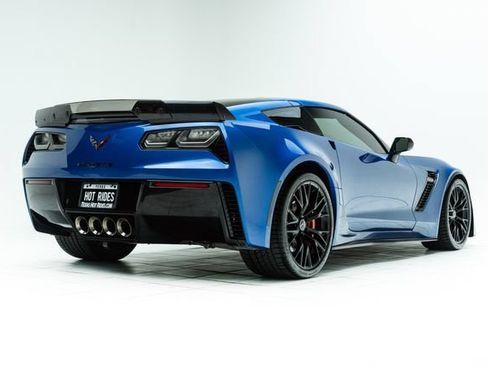 Used 2015 Chevrolet Corvette Z06 w/ 3LZ Preferred Equipment Group RWD image 12