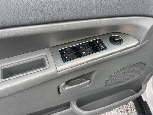 Used 2006 Jeep Grand Cherokee Laredo image 13