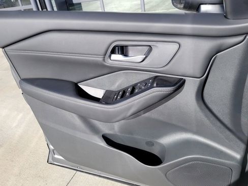 New 2026 Nissan Rogue SV image 7